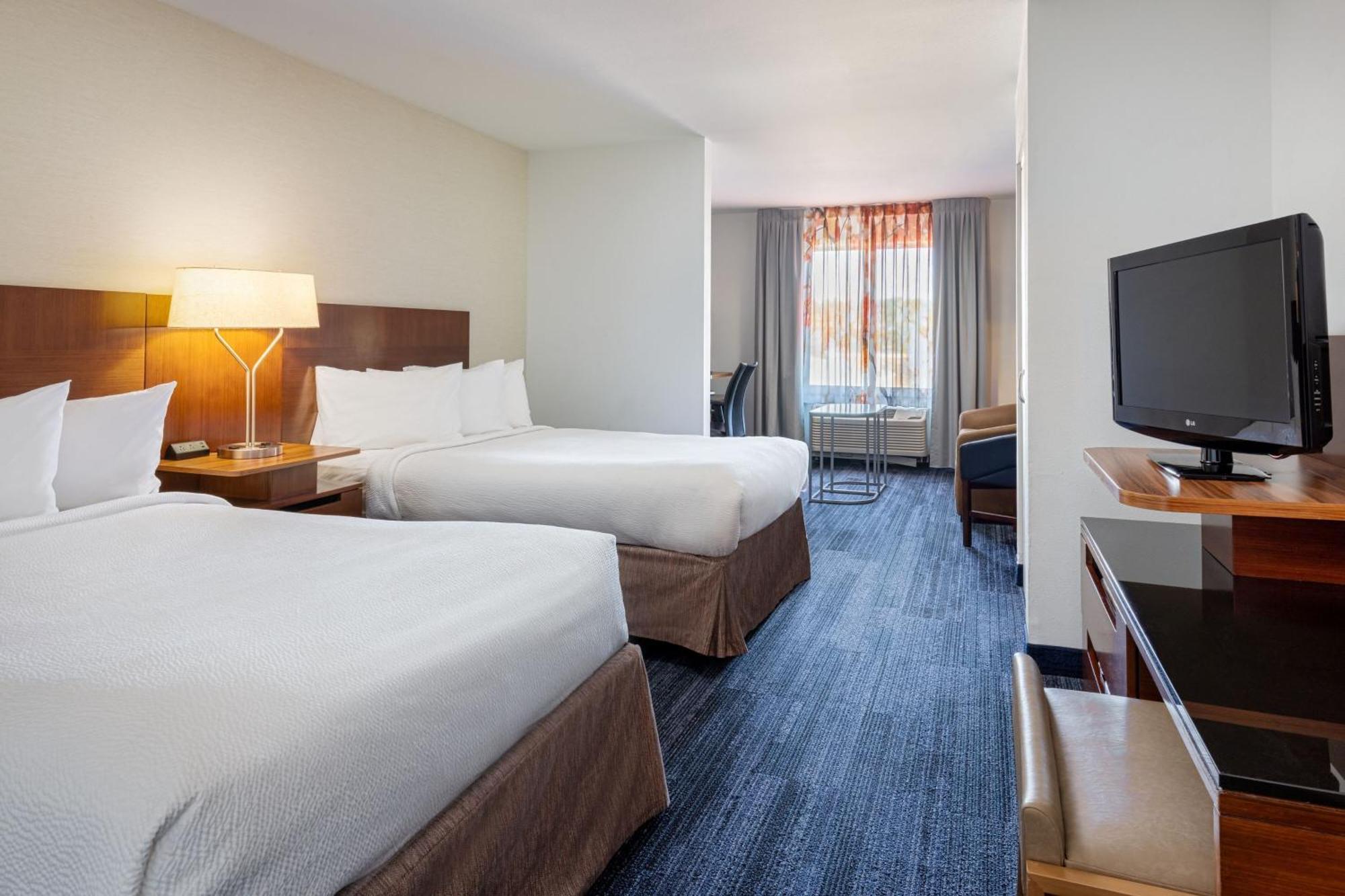 Fairfield Inn & Suites By Marriott Смитфийлд Екстериор снимка