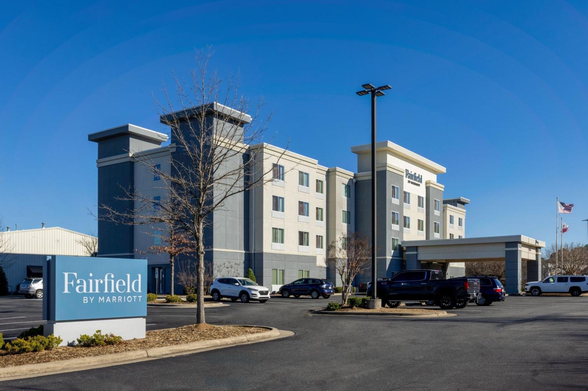 Fairfield Inn & Suites By Marriott Смитфийлд Екстериор снимка