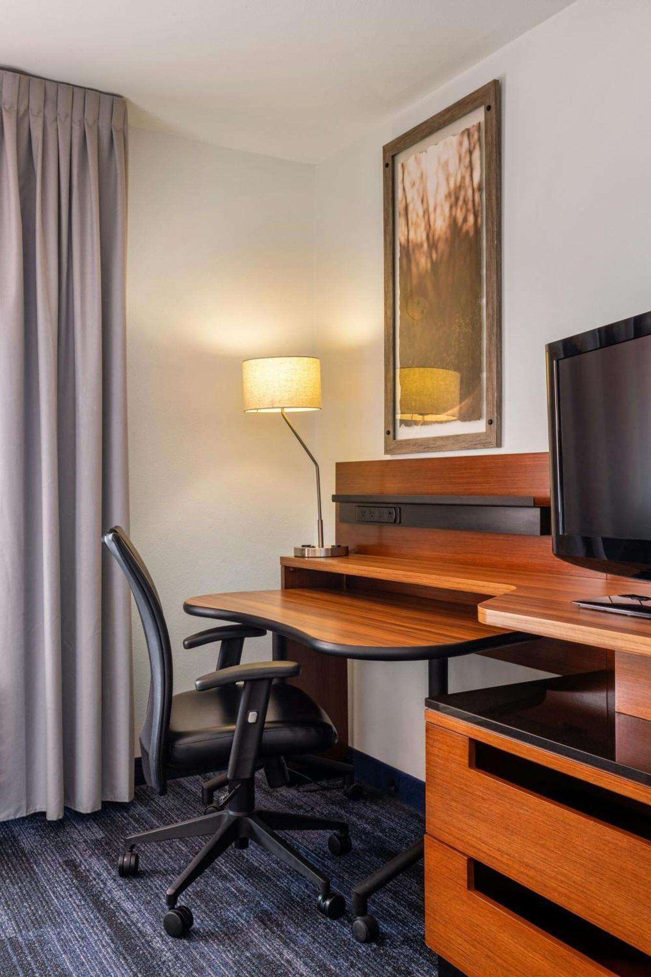 Fairfield Inn & Suites By Marriott Смитфийлд Екстериор снимка